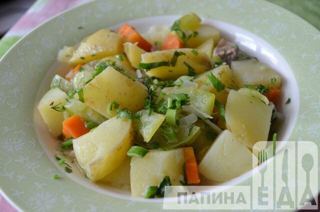 Овощное рагу с молодым картофелем и кабачками