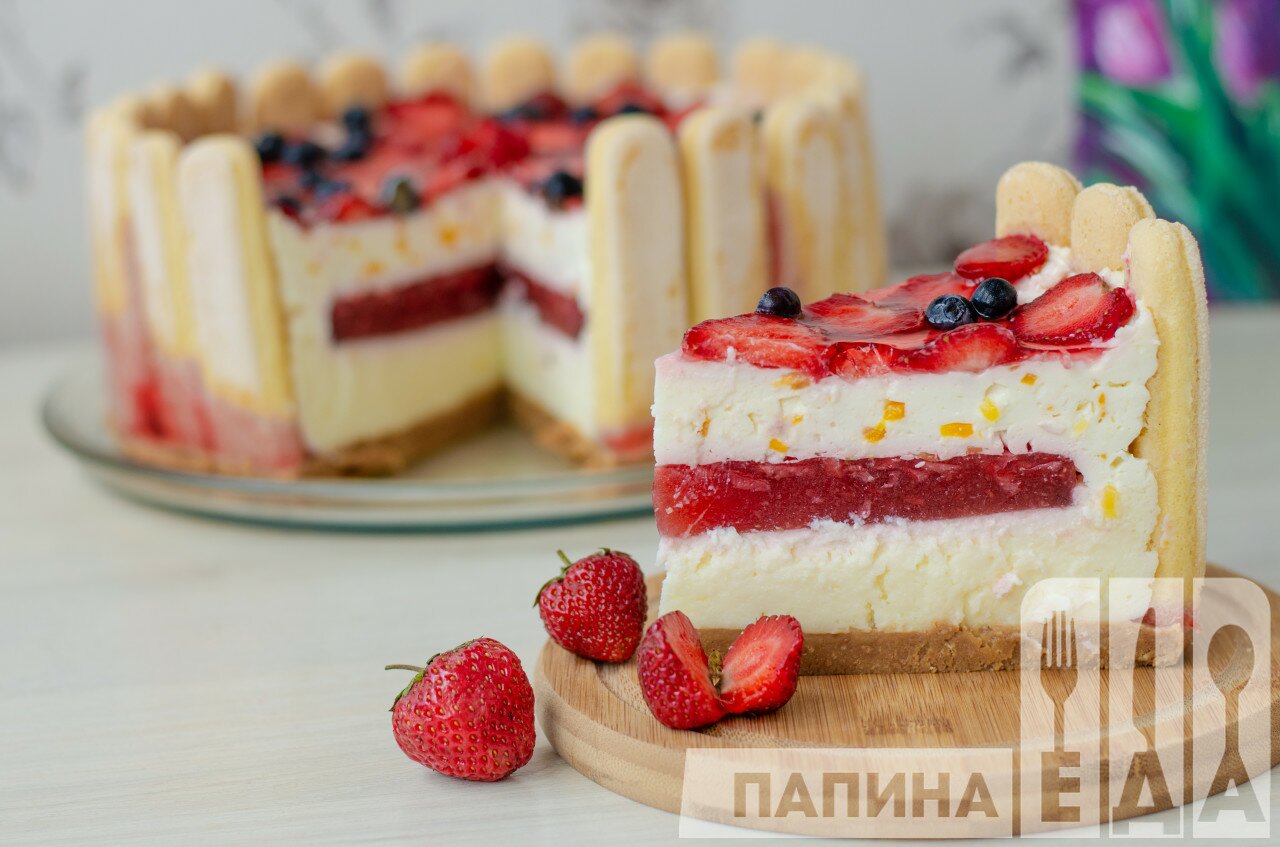 Нежный торт без выпечки желейный на сметане и сливках с ягодами